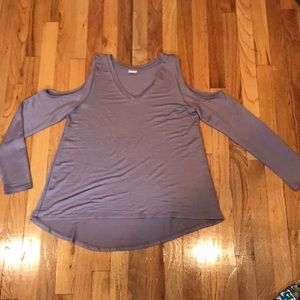 Cold shoulder long sleeve!